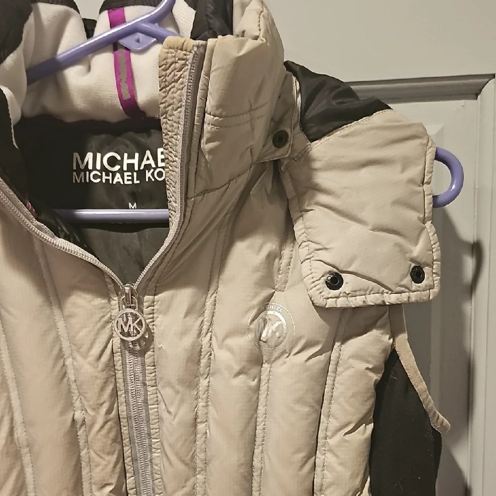 Michael Kors Tan Black Quilted Vest Medium Puffy Outdoor Jacket Coat Winter